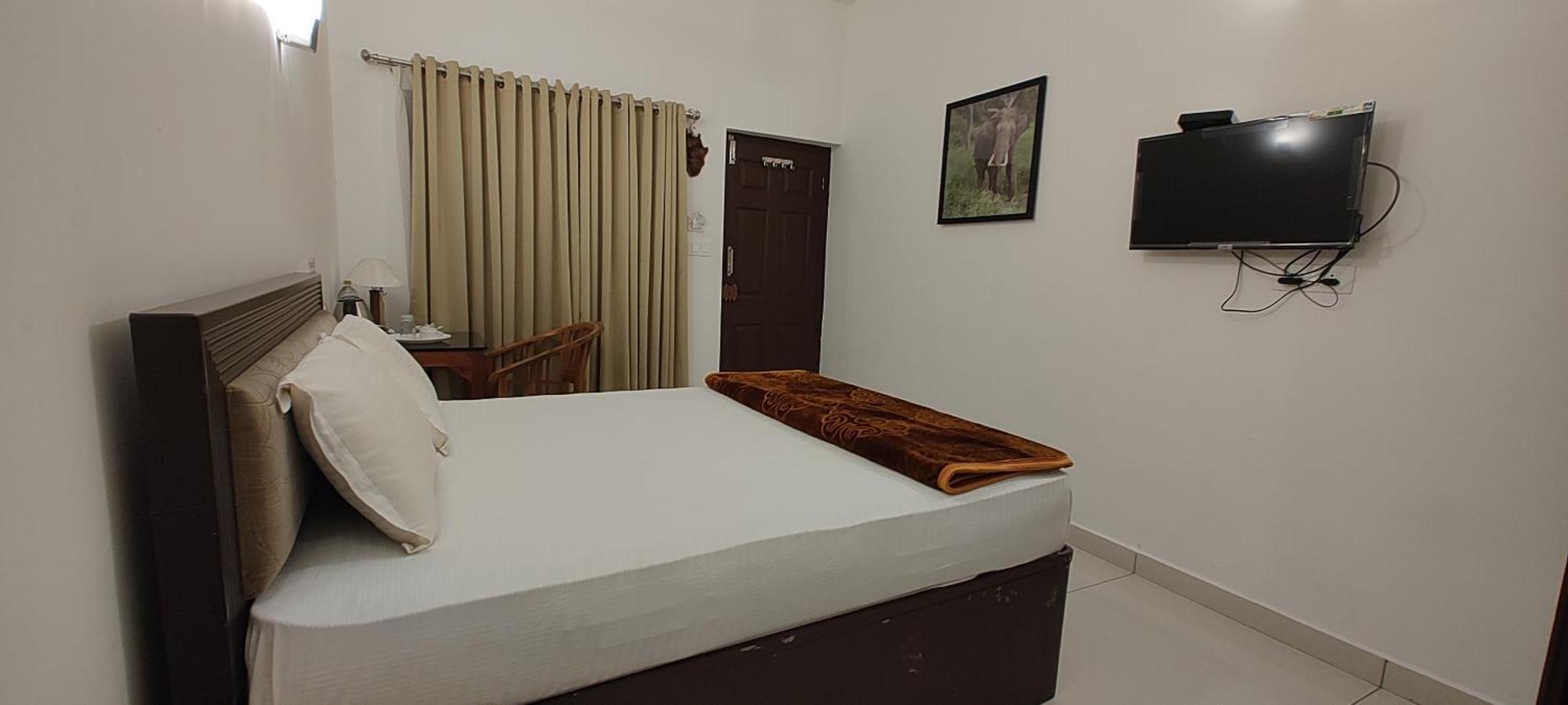 Athirapilly On The Rocks Hotel Athirappilly Bagian luar foto